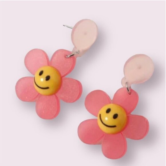 ⭐️❤️ FREE Smile Flower Hipster Hippie Art Chic Glam Vaca Happy Abstract Earrings - Picture 9 of 10